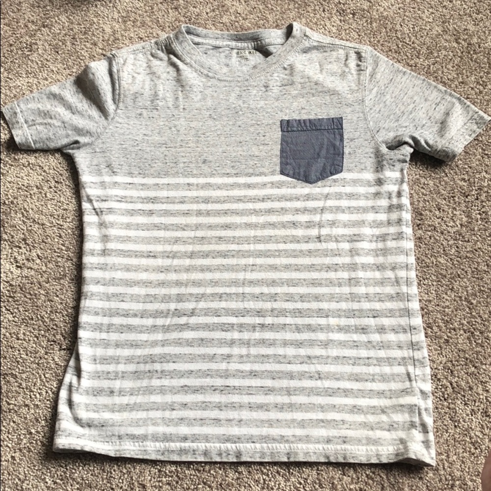 Cherokee short sleeve shirt